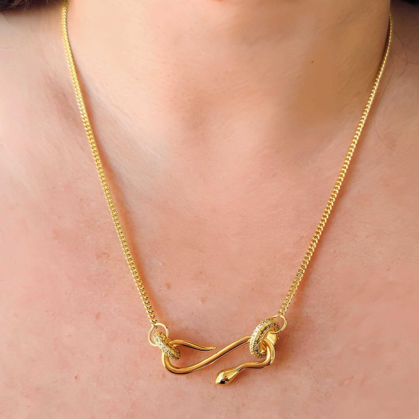 SNAKEBITE NECKLACE