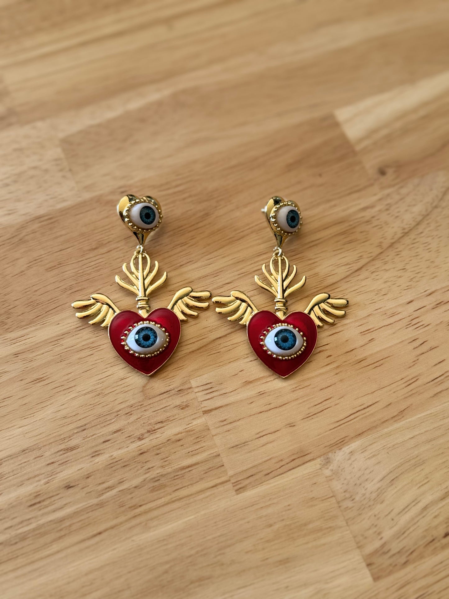 EYEWING HEART EARRINGS