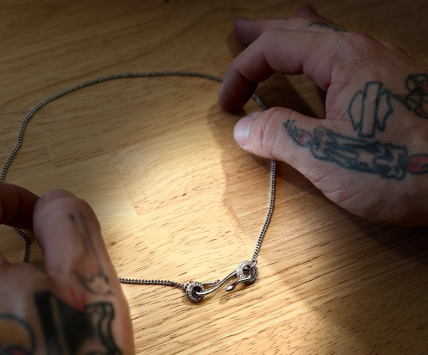 SNAKEBITE NECKLACE