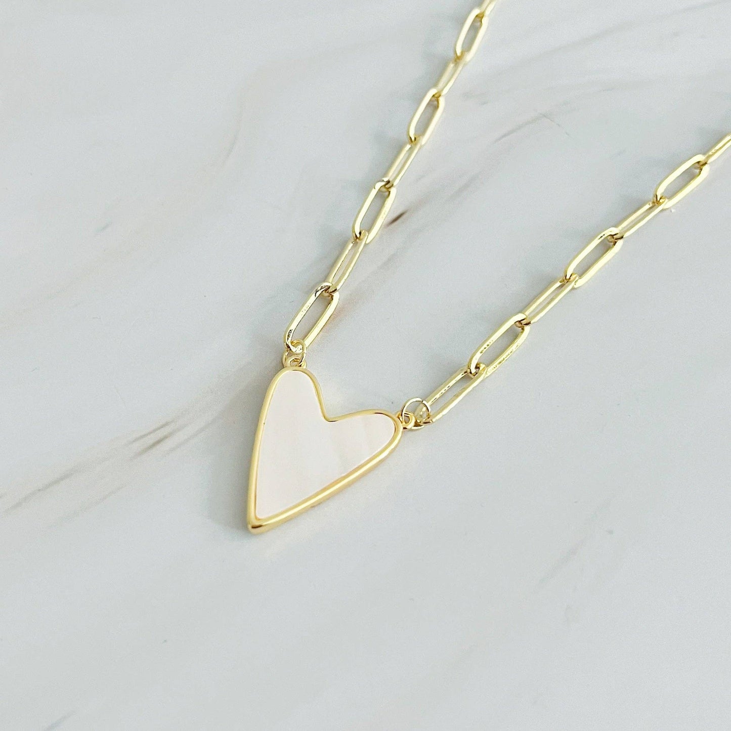 CHAINED HEART Gold Heart Link Necklace – Trendy Statement Jewelry