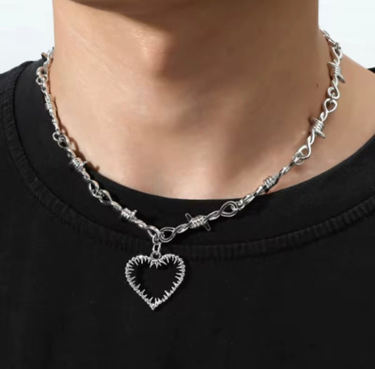 HEART WIRE NECKLACE