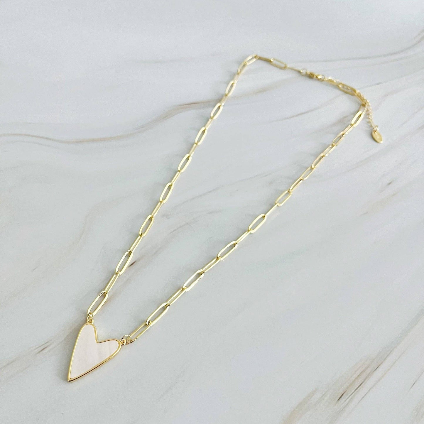 CHAINED HEART Gold Heart Link Necklace – Trendy Statement Jewelry